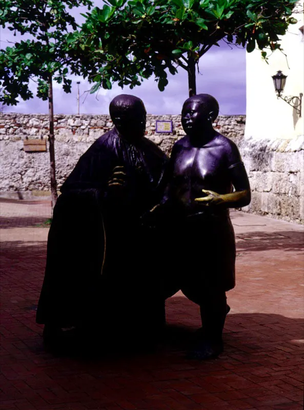 San Pedro Claver. 2001. Escultura en bronce. 220 x 180 x 110, Cartagena 