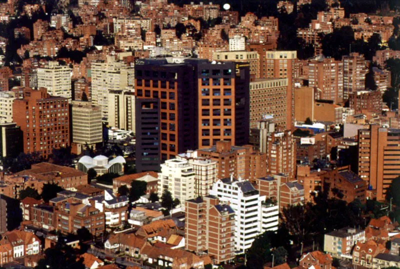 Centro financiero de la avenida Chile, Barrio Quinta Camacho Cristbal von Rothkirch