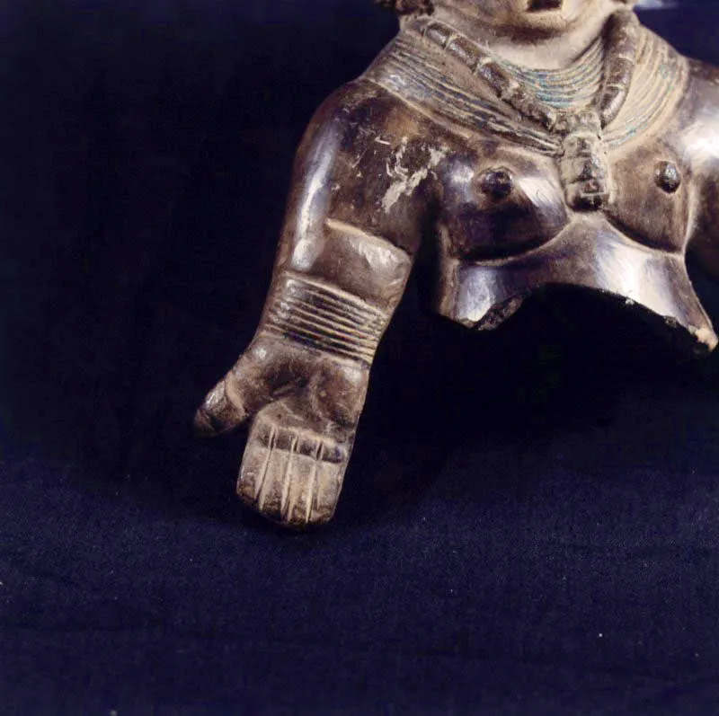 Cultura Quimbaya. Figura antropomorfa.
17 x 15 x 8 cm