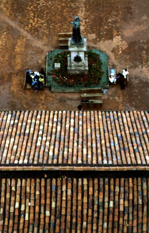 Estatua de fray Cristbal de Torres en el patio central. 