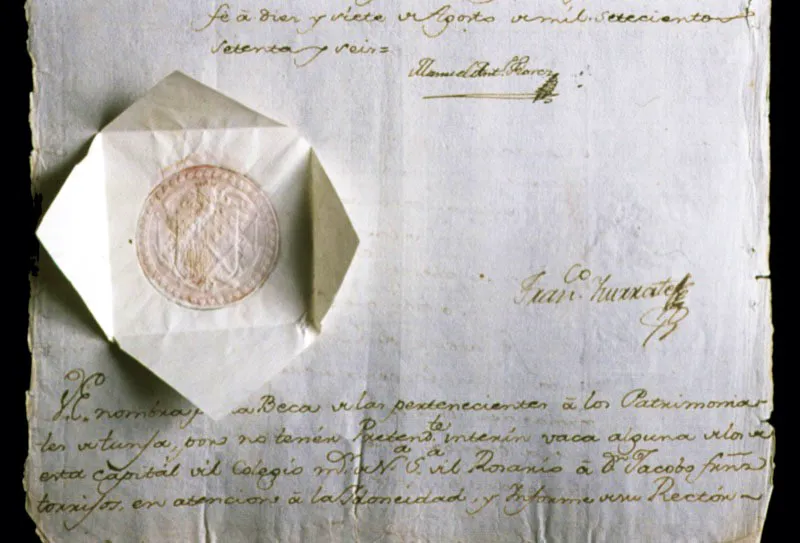 Sello seco con el escudo de armas del virrey Manuel Antonio Flórez.