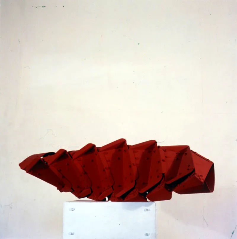 Dinamismo / 1974 / Aluminio pintado / 60 x 100 x 60 cm

 