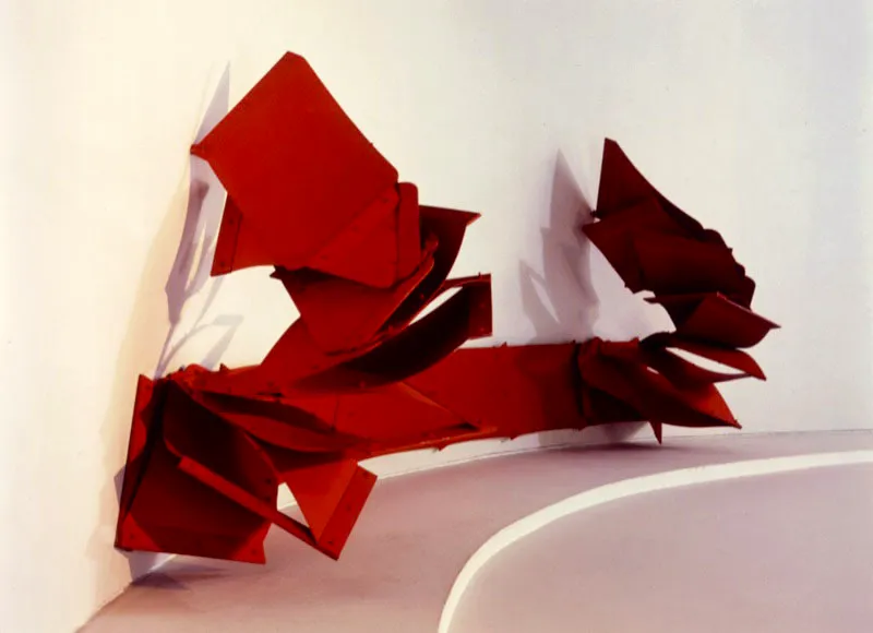 Puente / 1972 / Aluminio pintado / 150 x 800 x 150 cm / Museo de Arte Moderno La Tertulia, Cali, Colombia