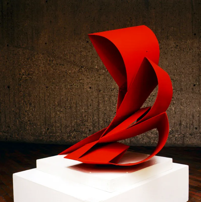 Navegante / 1965 / Aluminio pintado / 117 x 76 x 106 cm 
 