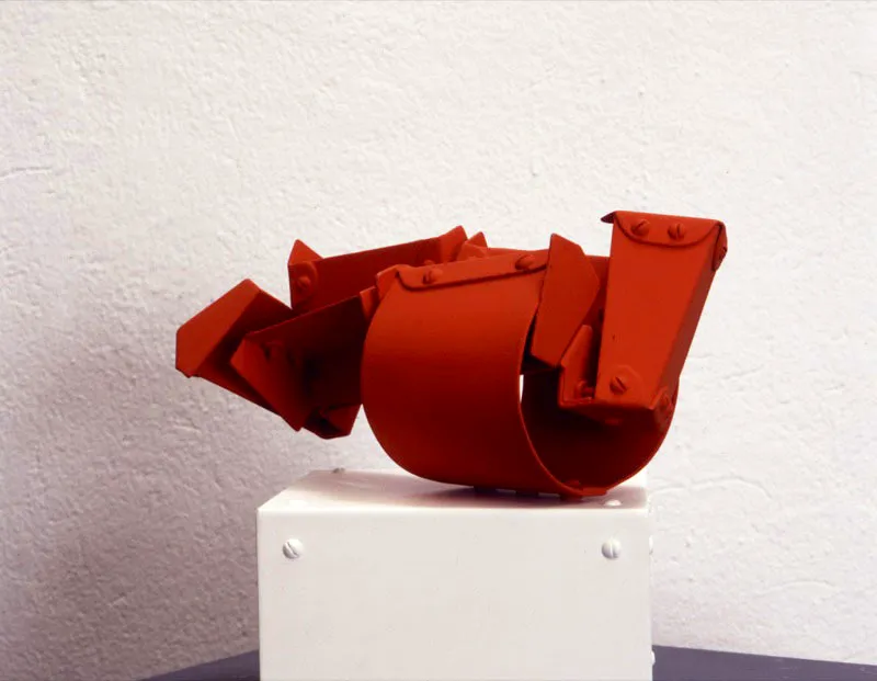 Navegante / 1977 / Aluminio pintado / 23 x 25 x 15 cm