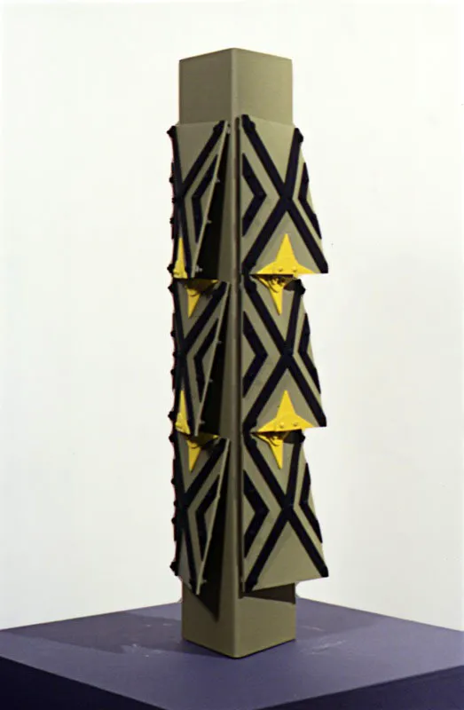Soporte (Rombos y estrellas) / 1997 / Aluminio pintado / 55 x 30 x 30 cm