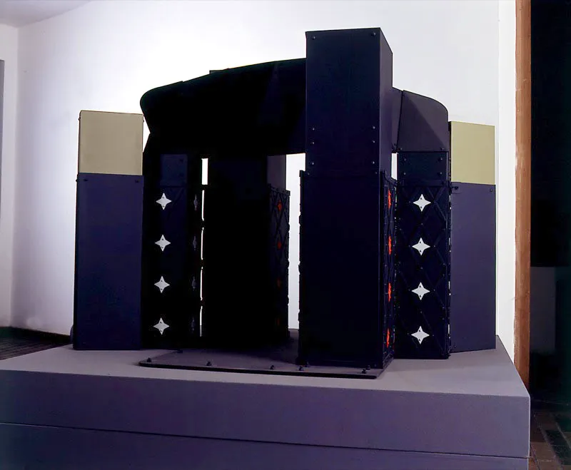 Hipogeo (Rombos y estrellas) / 1996 / Aluminio pintado / 100 x 150 x 112 cm
