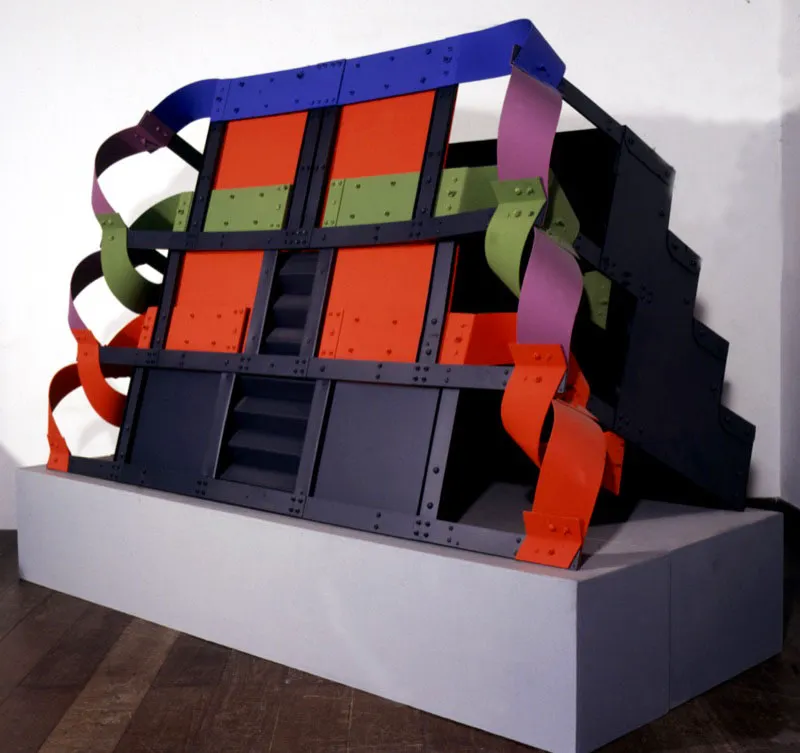 Pirámide Teotihuacán / 1995 / Aluminio pintado / 144 x 240 x 144 cm