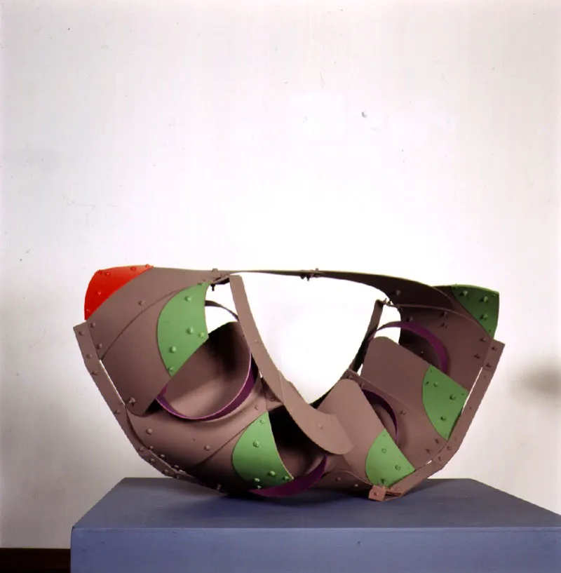 Serpiente emplumada / 1993 / Aluminio pintado / 62 x 127 x 55 cm