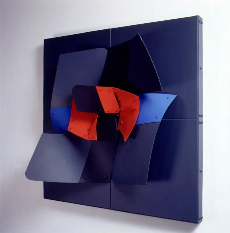Máscara Teotihuacán / 1992 / Aluminio pintado / 112 x 112 x 45 cm