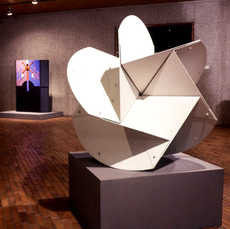 Flor - Sanki / 1995 / Aluminio pintado / 120 x 120 x 120 cm