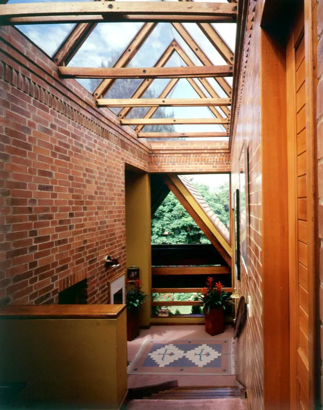 Bogotá, Cundinamarca.
Arquitectos Arias, Serna, Saravia.
Antonio Castañeda Buraglia