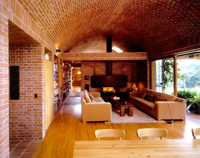 Envigado, Antioquia, Arquitecto Marco Aurelio Montes.
Antonio Castañeda Buraglia