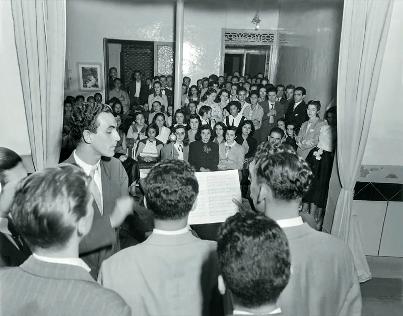 Inauguración de una muestra en la Galería de Arte Nacional. Fundada por Jorge Marín Vieco en 1952, aspiraba a convertirse en un centro de enseñanza artística.