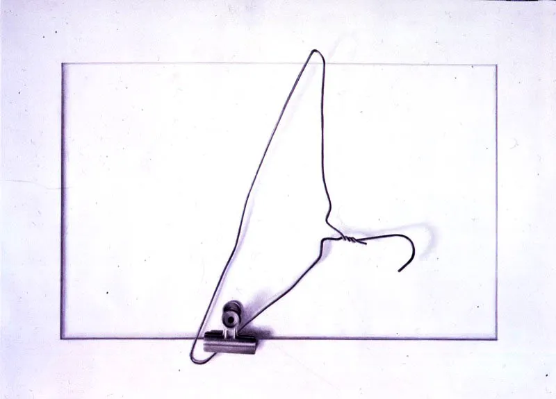 Clip y paspartú.
2005.
Lápiz sobre papel.
50,8 x 70,5 cm.