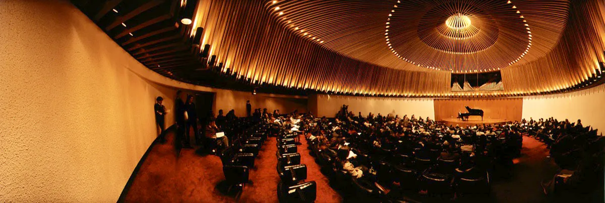 La Sala de Conciertos inici actividades el 25 de febrero de 1966. Fue diseada y construida por la firma Esguerra, Senz, Urdaneta y Samper. Su capacidad es de 367 sillas, cuenta con dos pianos Steinway y un rgano tubular construido especficamente para las caractersticas de la sala por Oskar Binder. Cristbal von Rothkirch