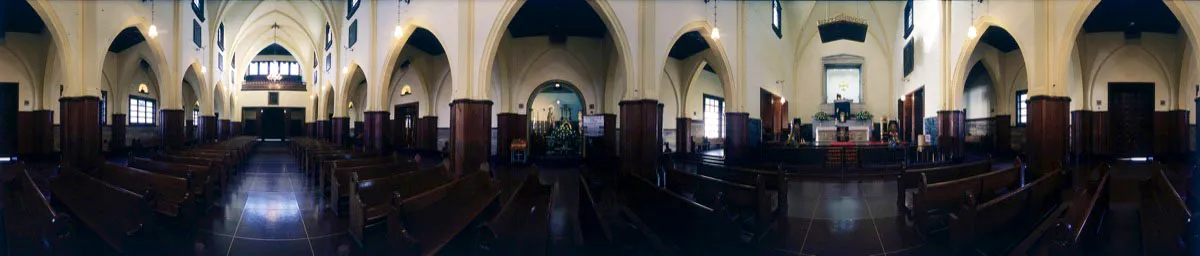 Interior del santuario. El primer templo fue construido en 1657 por Pedro Solís de Valenzuela e inspirado en la Abadía de Nuestra Señora de Montserrat, España. A la izquierda, el atrio, los arcos ojivales y la nave central. Cristóbal von Rothkirch