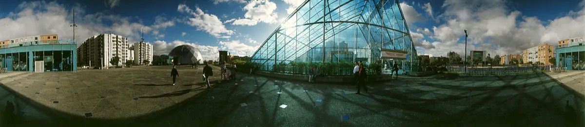 La Plaza Maloka, el Cine Domo y el Prisma fueron considerados como ejemplos representativos del diseño urbano en la Bienal Nacional de Arquitectura. Cristóbal von Rothkirch