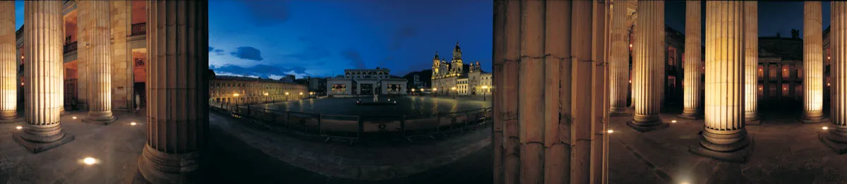 Plaza de Bolívar desde la columnata del Capitolio Nacional. Cristóbal von Rothkirch