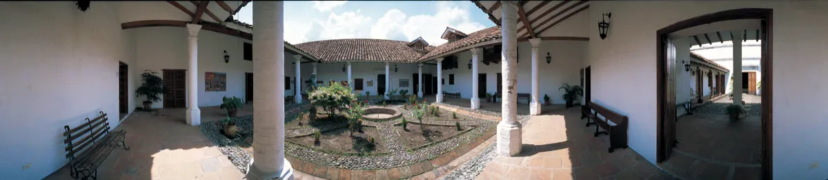  Casa del Virrey, monumento nacional construido en 1770, Cartago. Miguel Salazar