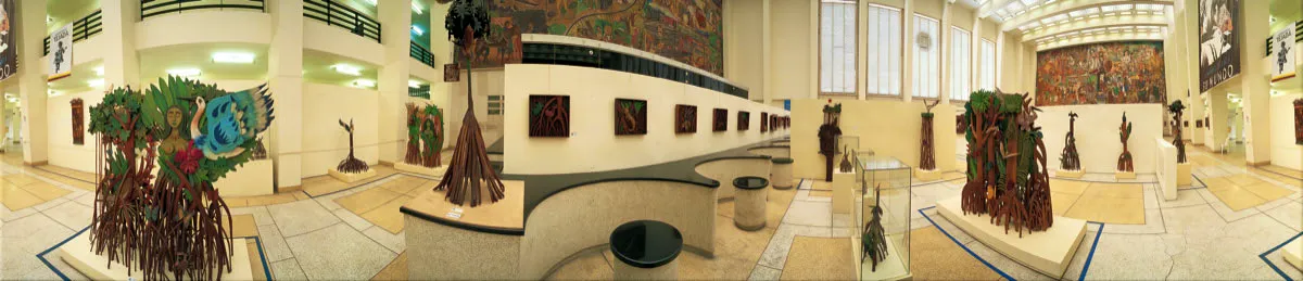 Antigua Estación de Ferrocarril, exposición y mural de Hernando Tejada. Miguel Salazar