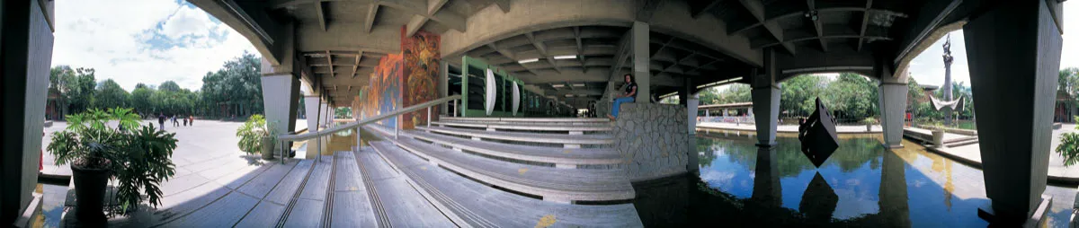 Universidad de Antioquia. Mural El hombre ante los grandes descubrimientos de la física de Pedro Nel Gómez y escultura El hombre creador de energía de Rodrigo Arenas Betancourt. Miguel Salazar