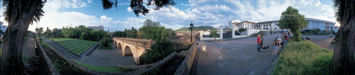 Puente del Humilladero, Museo Nacional Guillermo Valencia y Banco de la República. Miguel Salazar