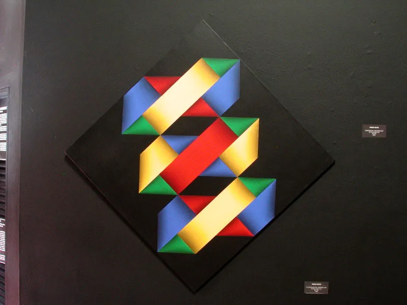 Crisálida del arrebol XVI / 2004 / Acrílico sobre lienzo / 101 x 101 cm / Museo Rayo
