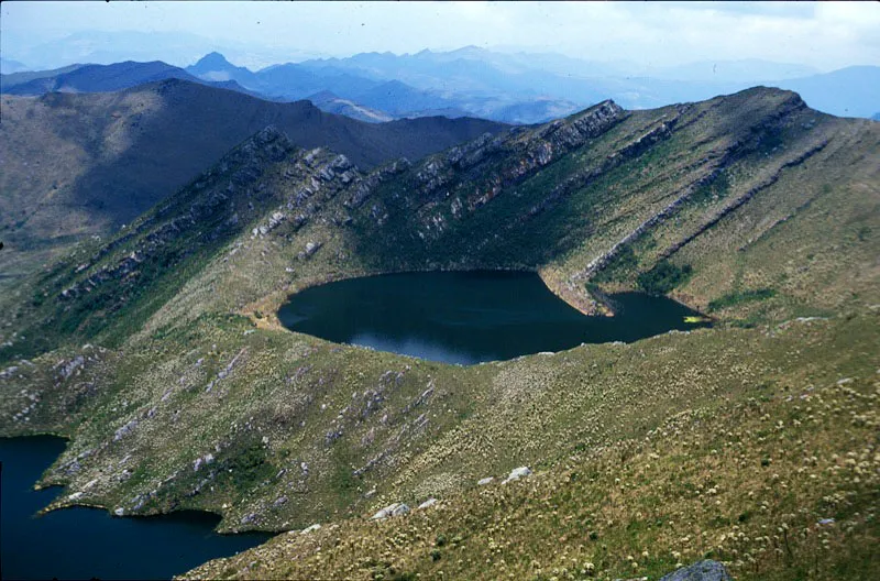 Laguna Sagrada de Siecha y laguna de Guarca, sitios ceremoniales muisca. En Siecha fue encontrada una balsa muisca en oro, similar a la que se encuentra en el Museo del Oro en Bogot. Andrs Hurtado