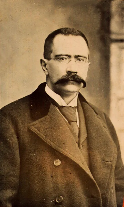 Carlos Martínez Silva. Ministro del Tesoro de Carlos Holguín se vio involucrado en las investigaciones por emisiones clandestinas en el Banco Nacional.