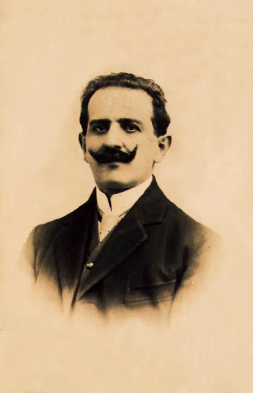 Lucas Caballero, quien con Rafael Uribe Uribe, José Camacho Carrizosa y Carlos Calderón presentó, entre 1914 y 1922, distintos proyectos para la creación de un banco central de emisión.