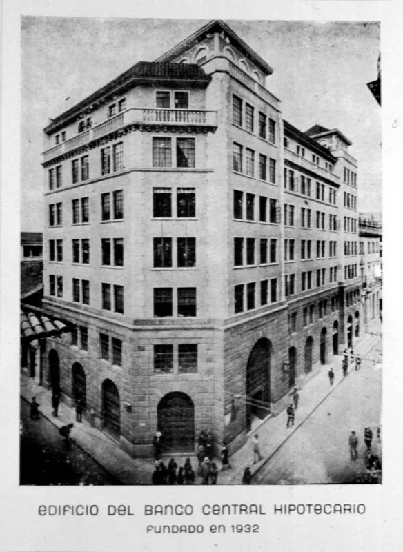 Primer Edificio del Banco Central Hipotecario en Bogotá, fundado con un 50 por ciento de capital aportado por el Banco de la República, a comienzos de los años treinta.