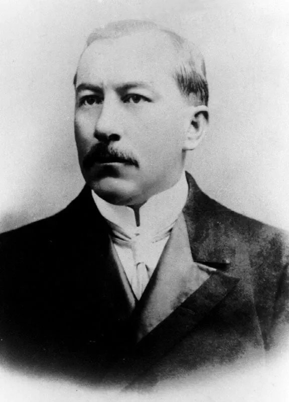 Nemesio Camacho, quien con Pedro Jaramillo y otros ciudadanos fue autorizado por el decreto legislativo 47 de 1905, expedido durante el gobierno del general Rafael Reyes, para organizar el Banco Central.