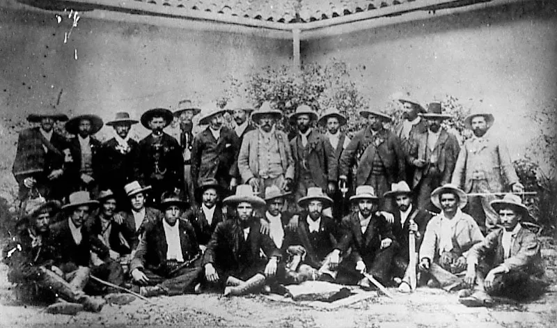 General Benito Ulloa y oficiales del ejército liberal de Cundinamarca. Pacho, 1902.