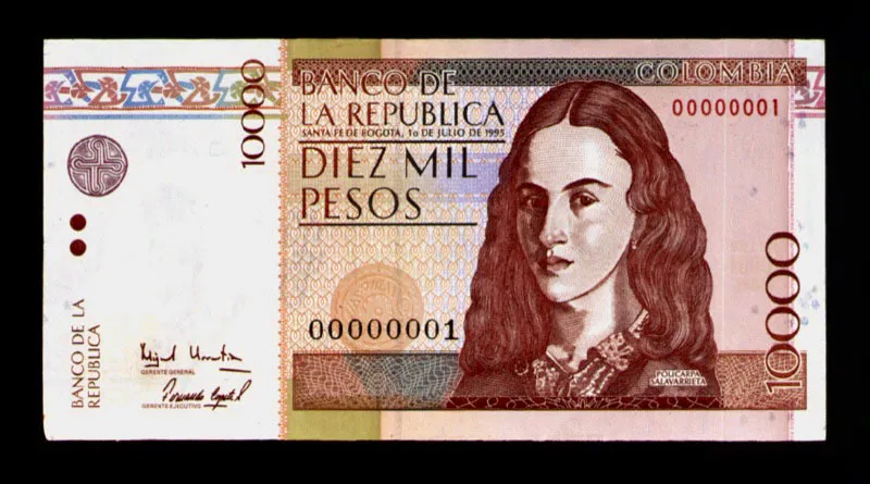 De los últimos billetes emitidos por el Banco de la República.