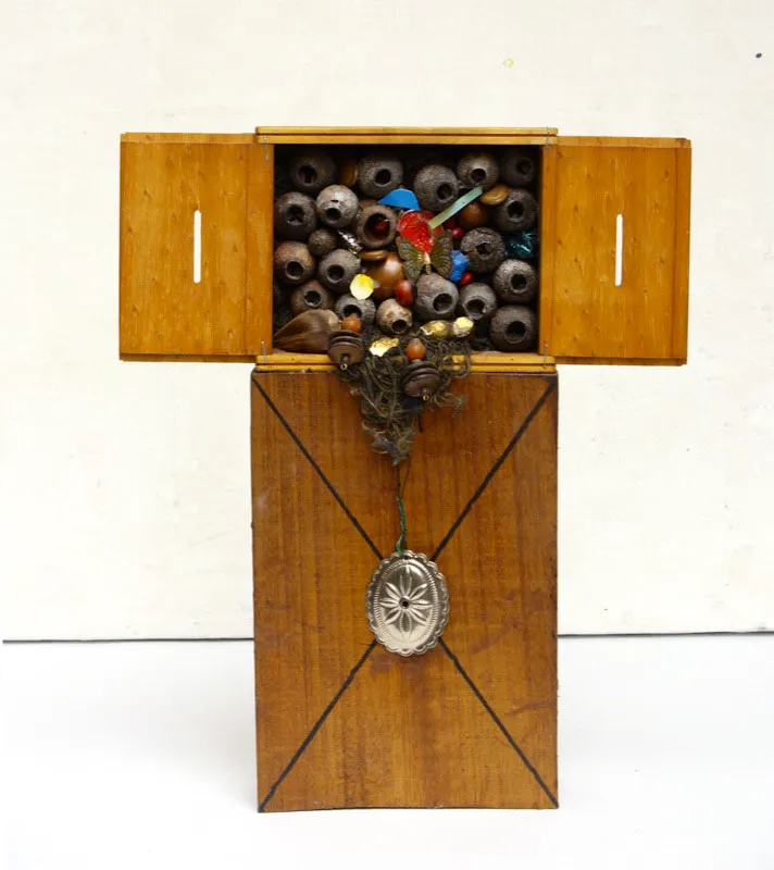 Objeto escultórico ✦ 1980 a 2008 ✦ Técnica mixta ✦ Medida variable entre 12 y 70 cm de altura