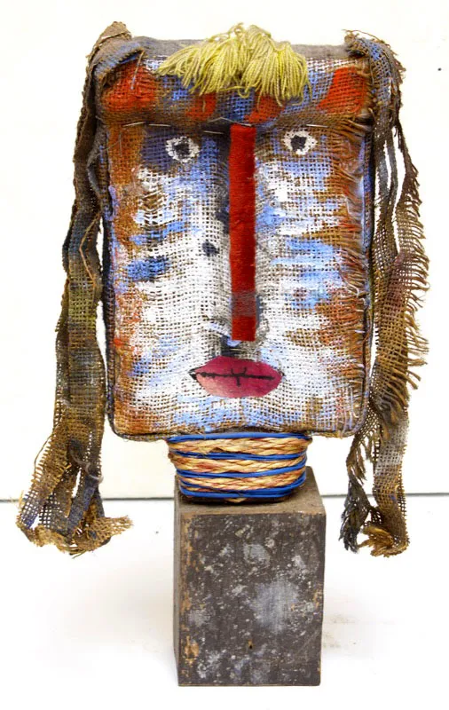 Objeto escultórico ✦ 1980 a 2008 ✦ Técnica mixta ✦ Medida variable entre 12 y 70 cm de altura