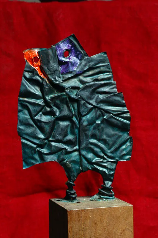 Objeto escultórico ✦ 1980 a 2008 ✦ Técnica mixta ✦ Medida variable entre 12 y 70 cm de altura