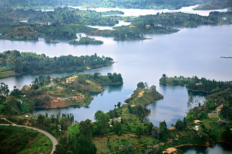 Represa de Guatape. El Peol, Antioquia. Csar David Martnez