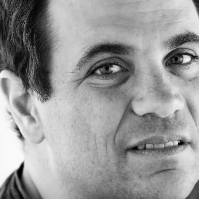 Luis Restrepo.
Arquitecto.
Universidad de los Andes, Bogotá.
Master of Architecture The University of Michigan, Ann Arbor, Michigan.