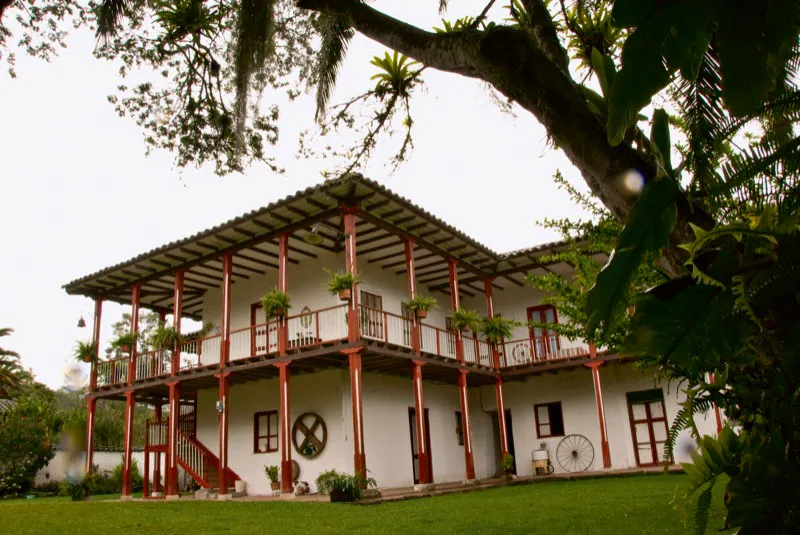 Municipio de Consacá. Casona de don Basilio García: comandante de las fuerzas pastusas que enfrentaron a las fuerzas republicanas del general Simón Bolívar en la célebre b Lugar de la histórica batalla de Bomboná. atalla de Bomboná. Andrés Mauricio López