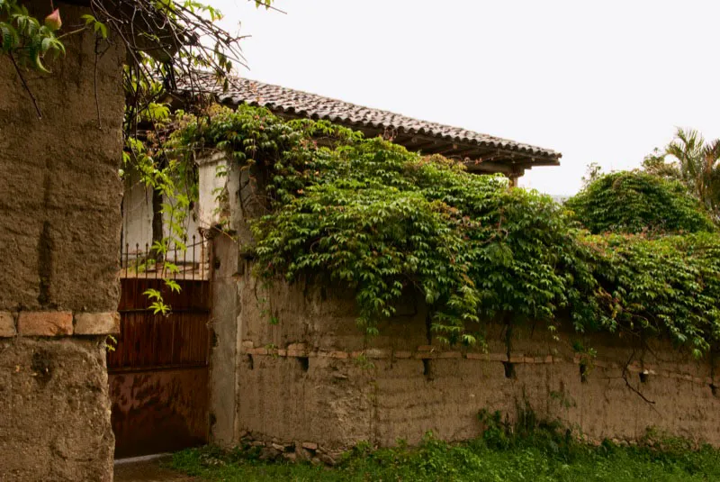 Casa en Consacá, Nariño, donde pernoctó Simón Bolívar en 1823 y donde estuvo detenido Alfonso López Pumarejo cuando el golpe de estado de 1944. De arquitectura republicana, se encuentra bajo la protección de patrimonio arquitectónico y cultural. Andrés Mauricio López