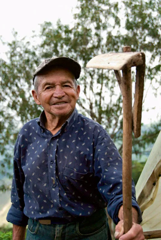 Los caucanos, ya sean negros, mestizos, guambianos o de otras etnias indígenas, son gente fuerte, trabajadora, que con sus esfuerzos sacan adelante a sus familias y a sus comunidades. Andrés Mauricio López