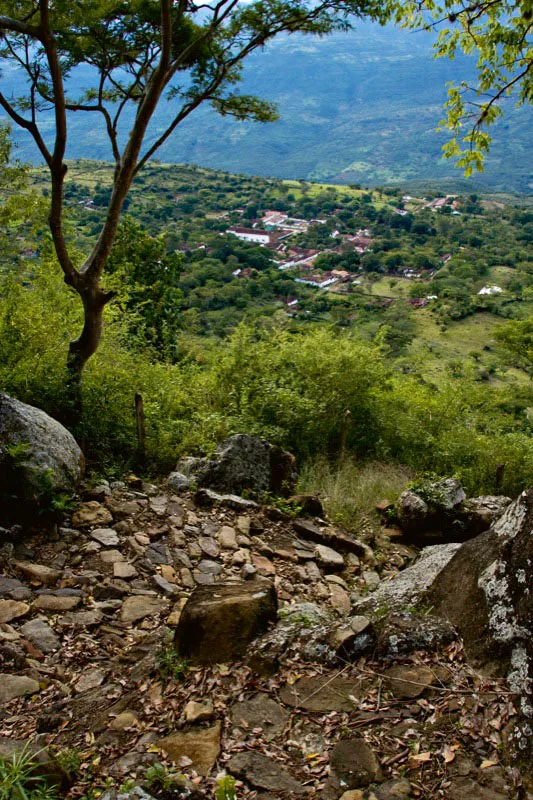 Camino precolombino de los indígenas guanes, Cabrera, Santander. Carlos Pineda