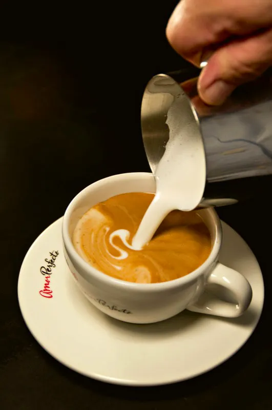 “Hoja” preparado por el barista Luis Fernando Vélez, Amor Perfecto Café, Bogotá. Andrés Mauricio López