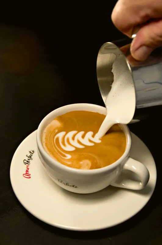 “Hoja” preparado por el barista Luis Fernando Vélez, Amor Perfecto Café, Bogotá. Andrés Mauricio López