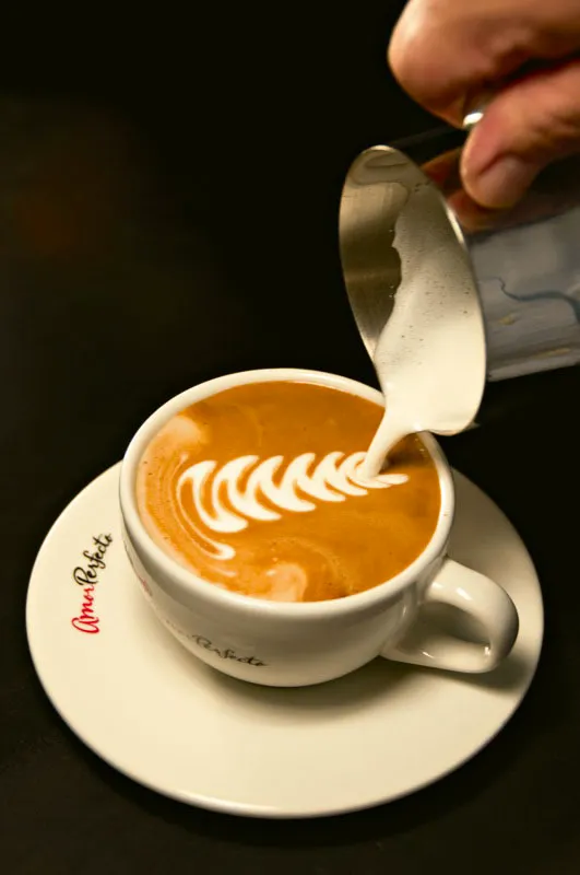 “Hoja” preparado por el barista Luis Fernando Vélez, Amor Perfecto Café, Bogotá. Andrés Mauricio López