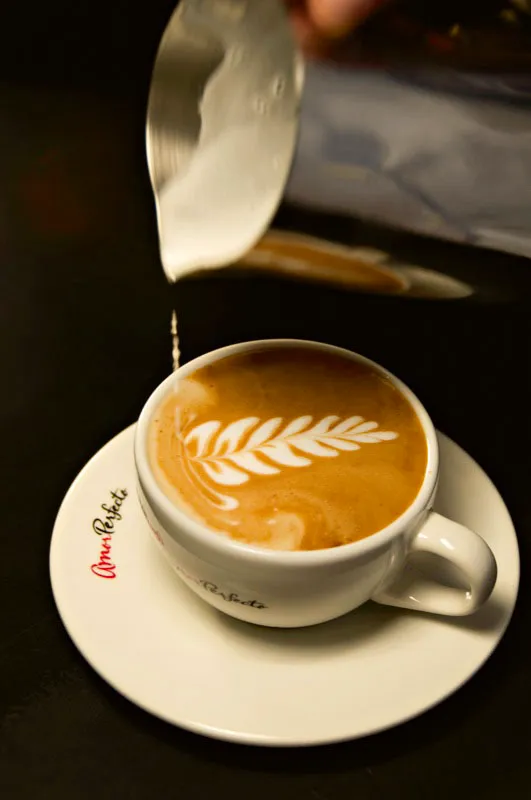 “Hoja” preparado por el barista Luis Fernando Vélez, Amor Perfecto Café, Bogotá. Andrés Mauricio López
