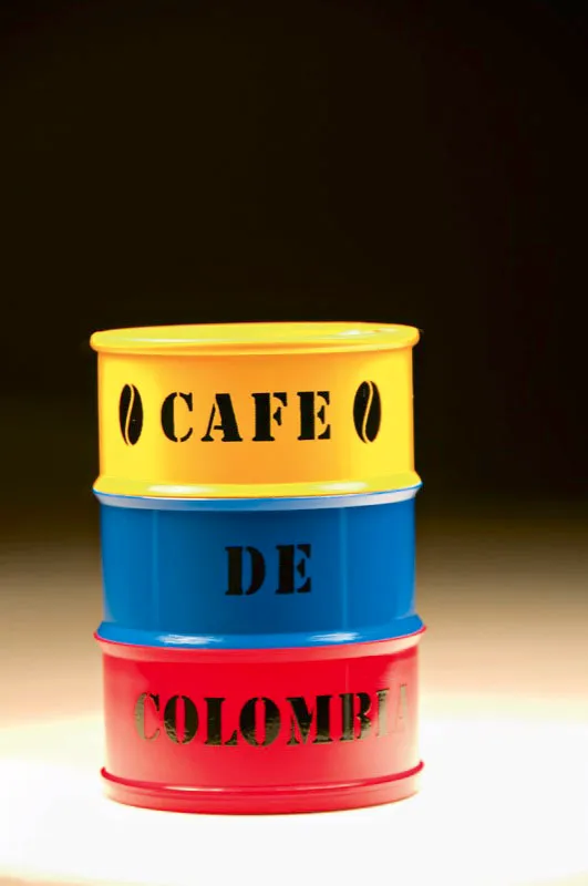 Barril con granos de café cubiertos con chocolate. Andrés Mauricio López