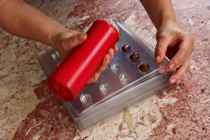Granos de café cubiertos con chocolate. Carlos Pineda